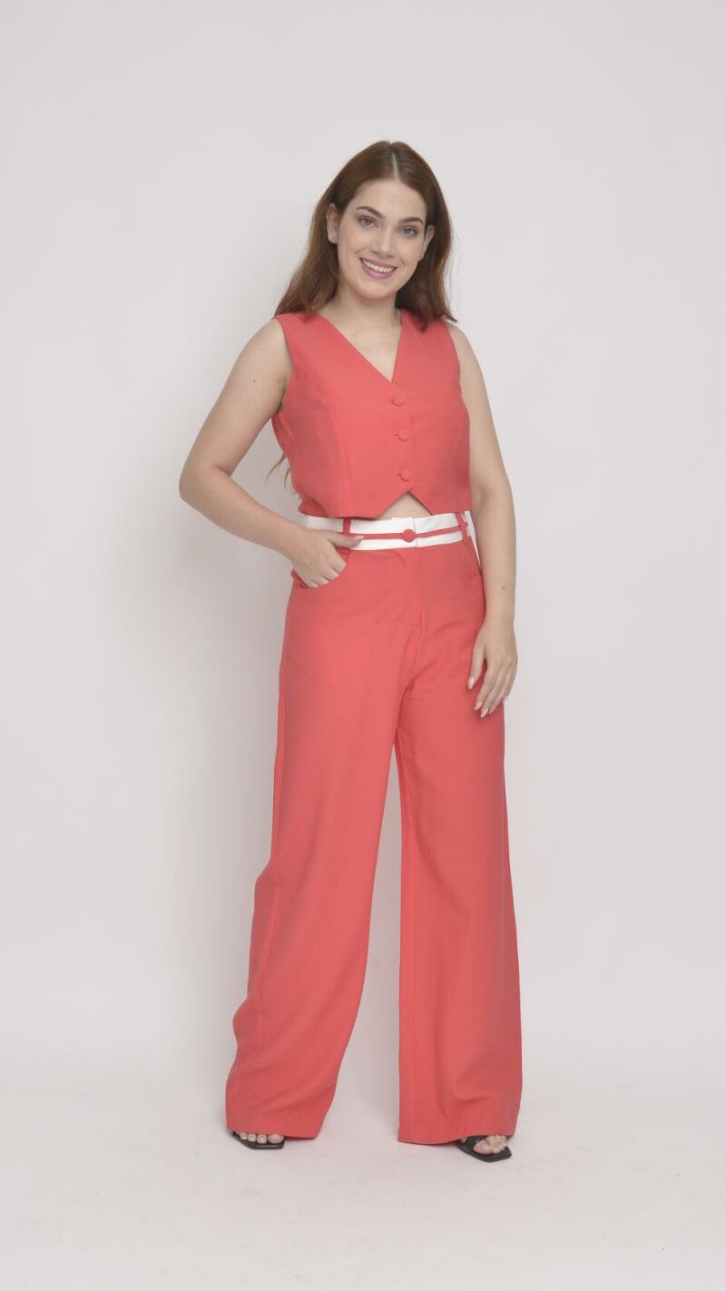 Imagem de Conjunto Vermelho de Alfaiataria Feminino: Calça Reta com Listras no Cós e Colete para Elegância e Estilo Moderno